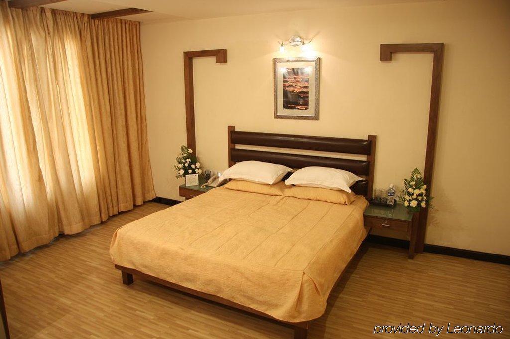 Regenta Central Deccan Chennai Exterior foto