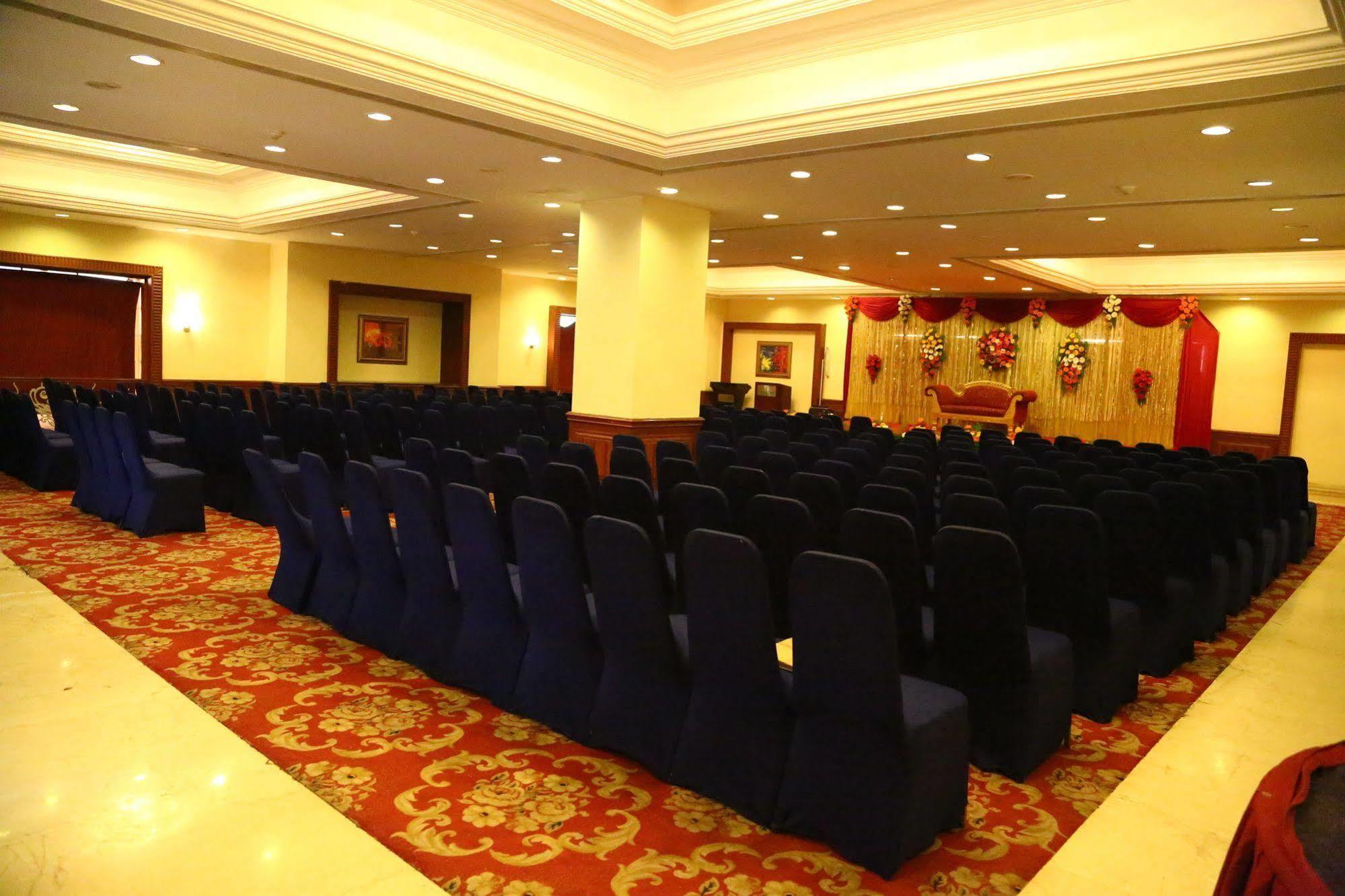 Regenta Central Deccan Chennai Exterior foto